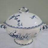 Sarreguemines "Carmen" model soup tureen
