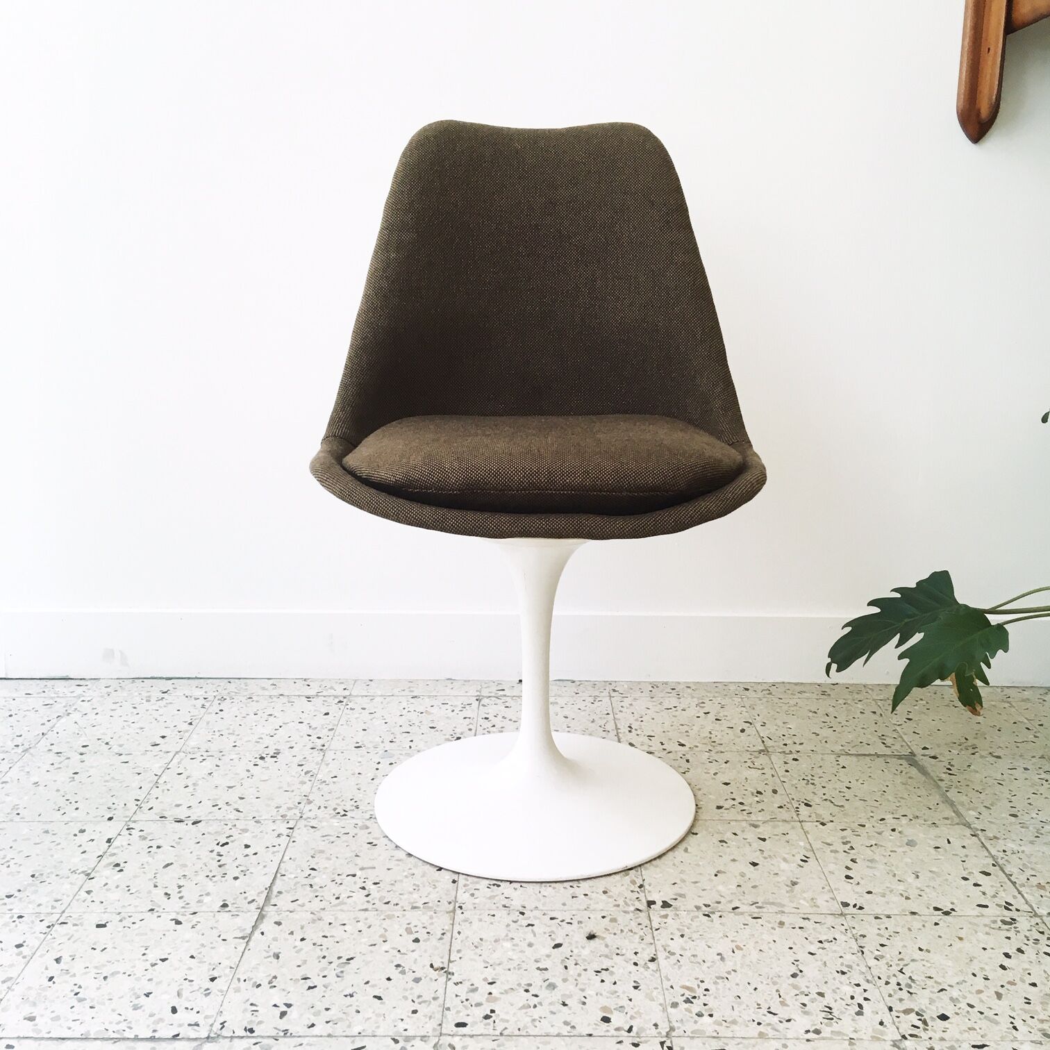 Eero Saarinen Tulip chair, produced by De Coene Courtrai