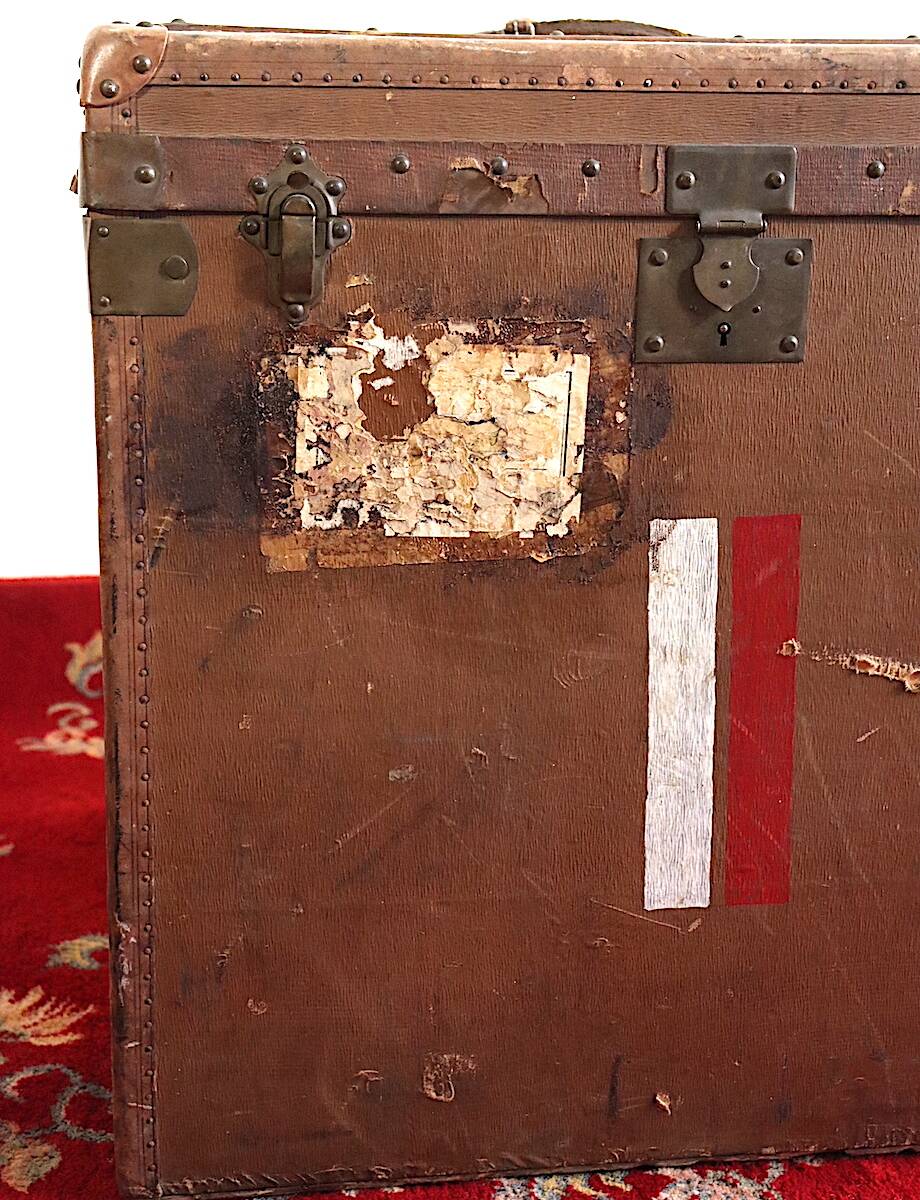 Lavoët hat trunk