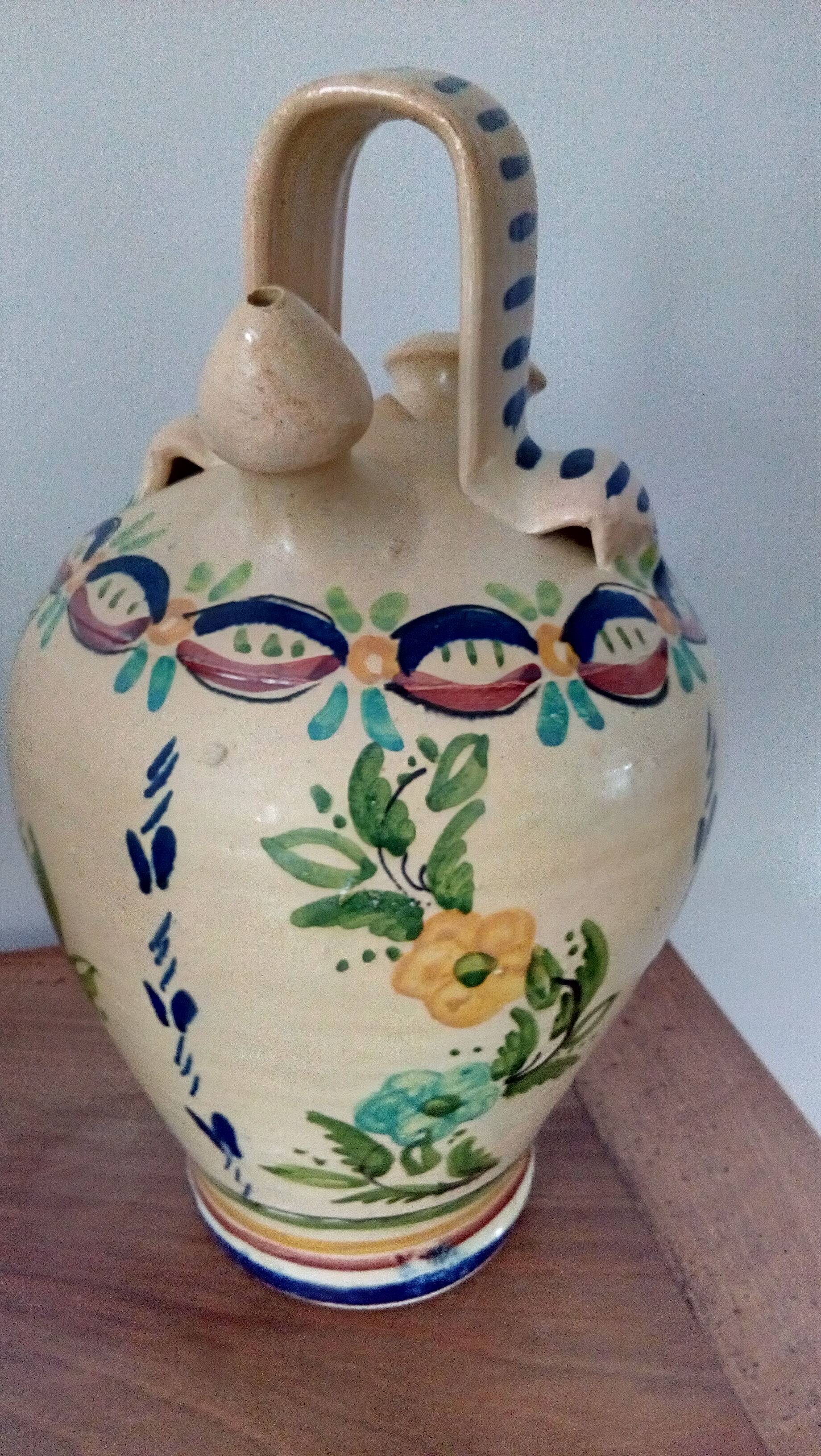Flower jug gargoulette