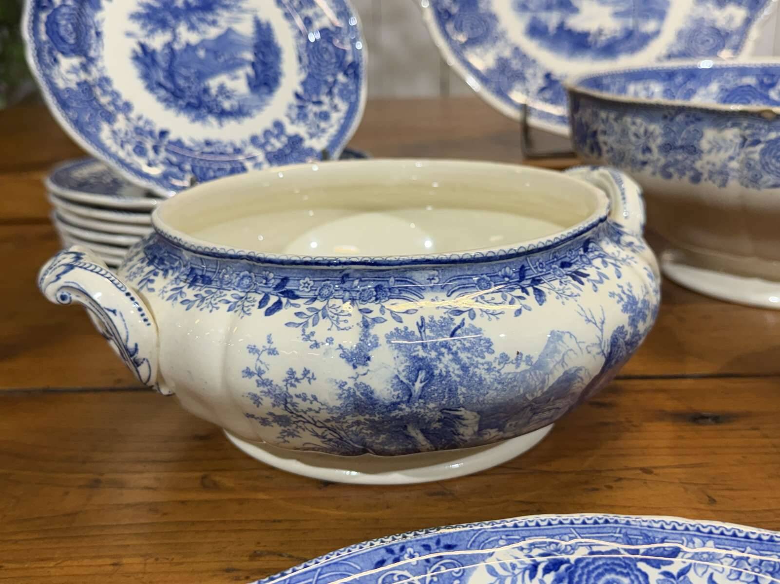 32-piece table service Burgenland decor from Villeroy and Boch.