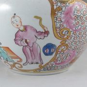 Old pink family style porcelain pot or vase with mandarin decoration, samson, paris