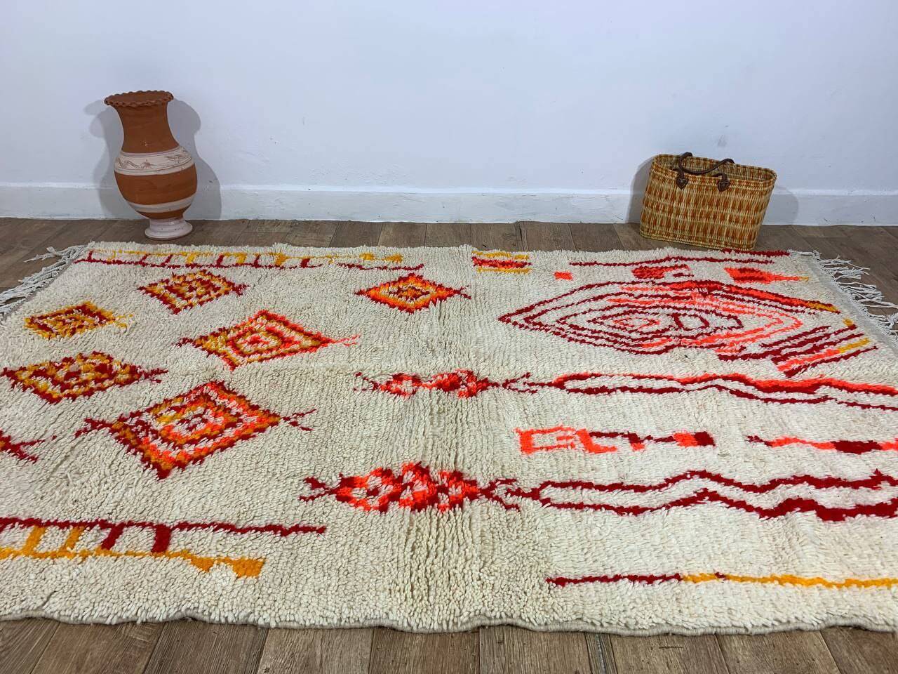 Handmade moroccan berber rug 250 x 147 cm