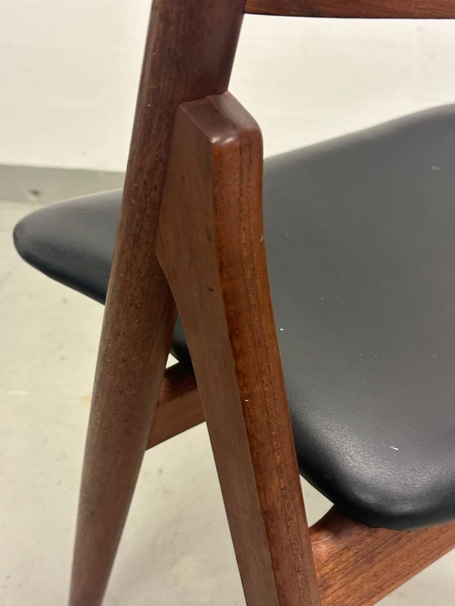 4x Teak Dining Chairs Hans J. Wegner CH29 Sawbuck