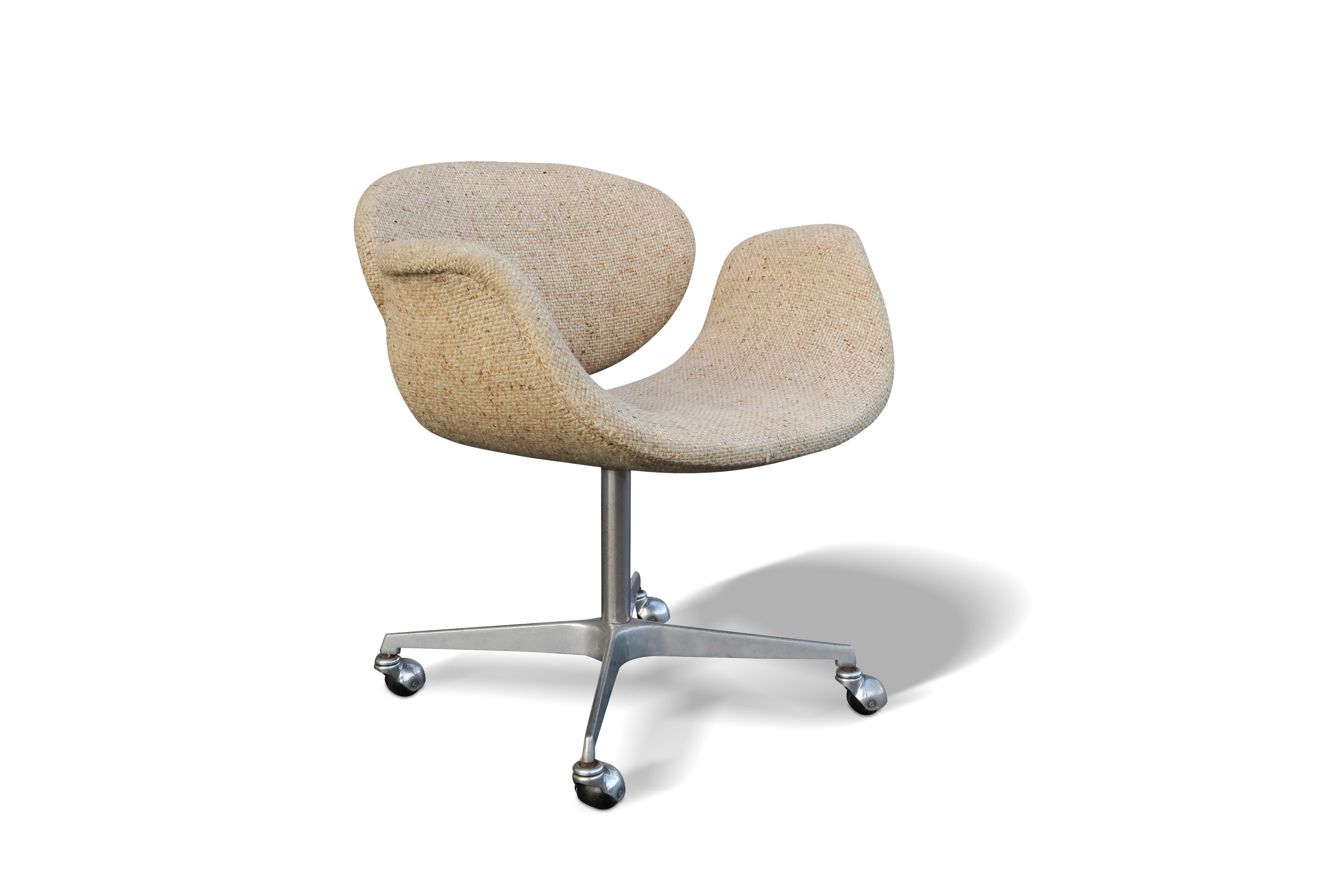 Armchair with wheels "Little Tulip" Pierre Paulin for Artifort