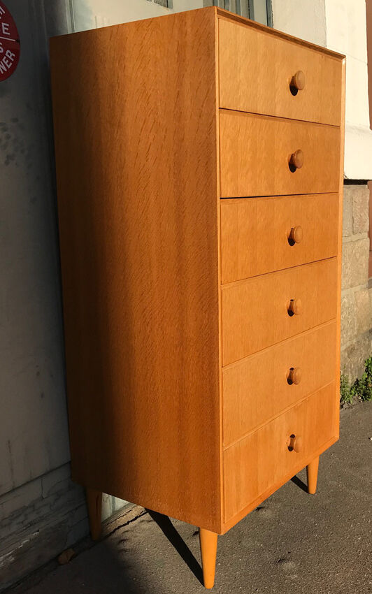 Meredew edition dresser of the 1960s