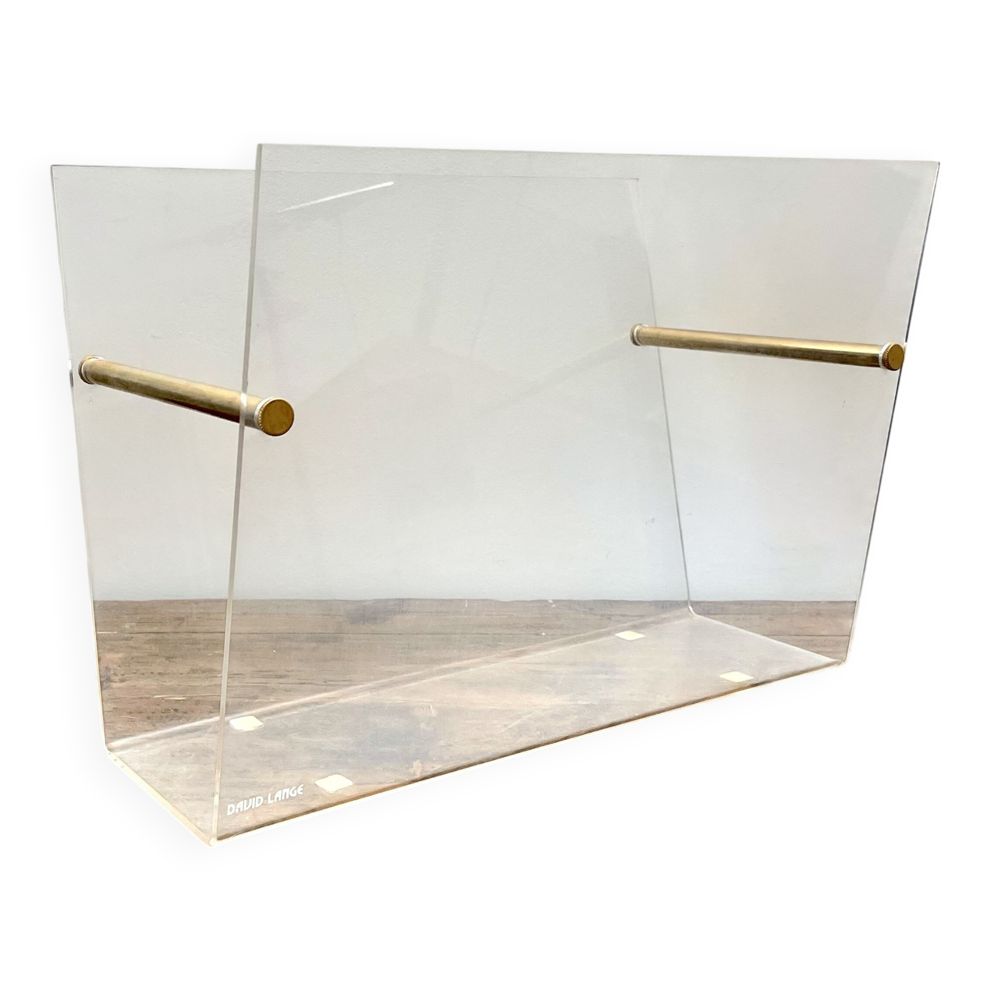 Magazine rack designed by David Lange – Plexiglas and brass – Vintage