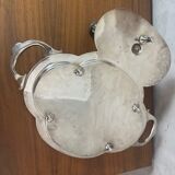 Presentation dish and its integrated sauceboat