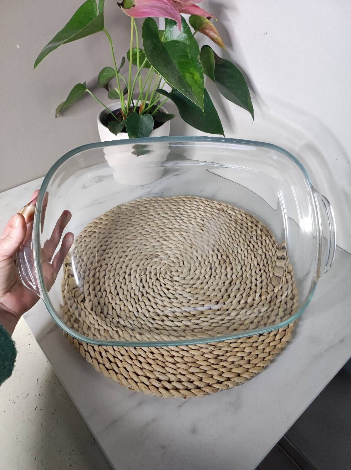 Glass dish