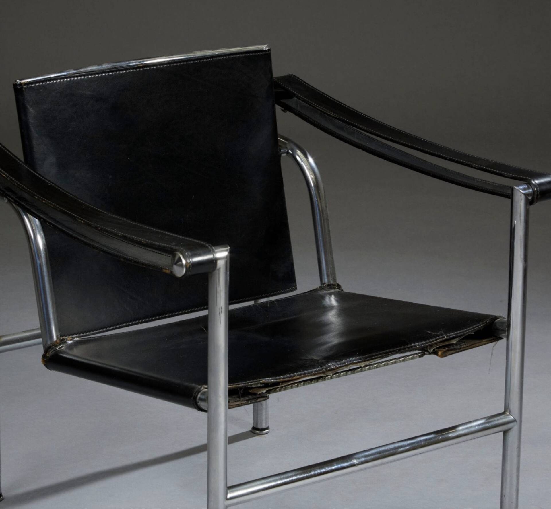Paire de fauteuils LC1 Le Corbusier – cuir – édition Cassina
