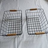 2 metal baskets