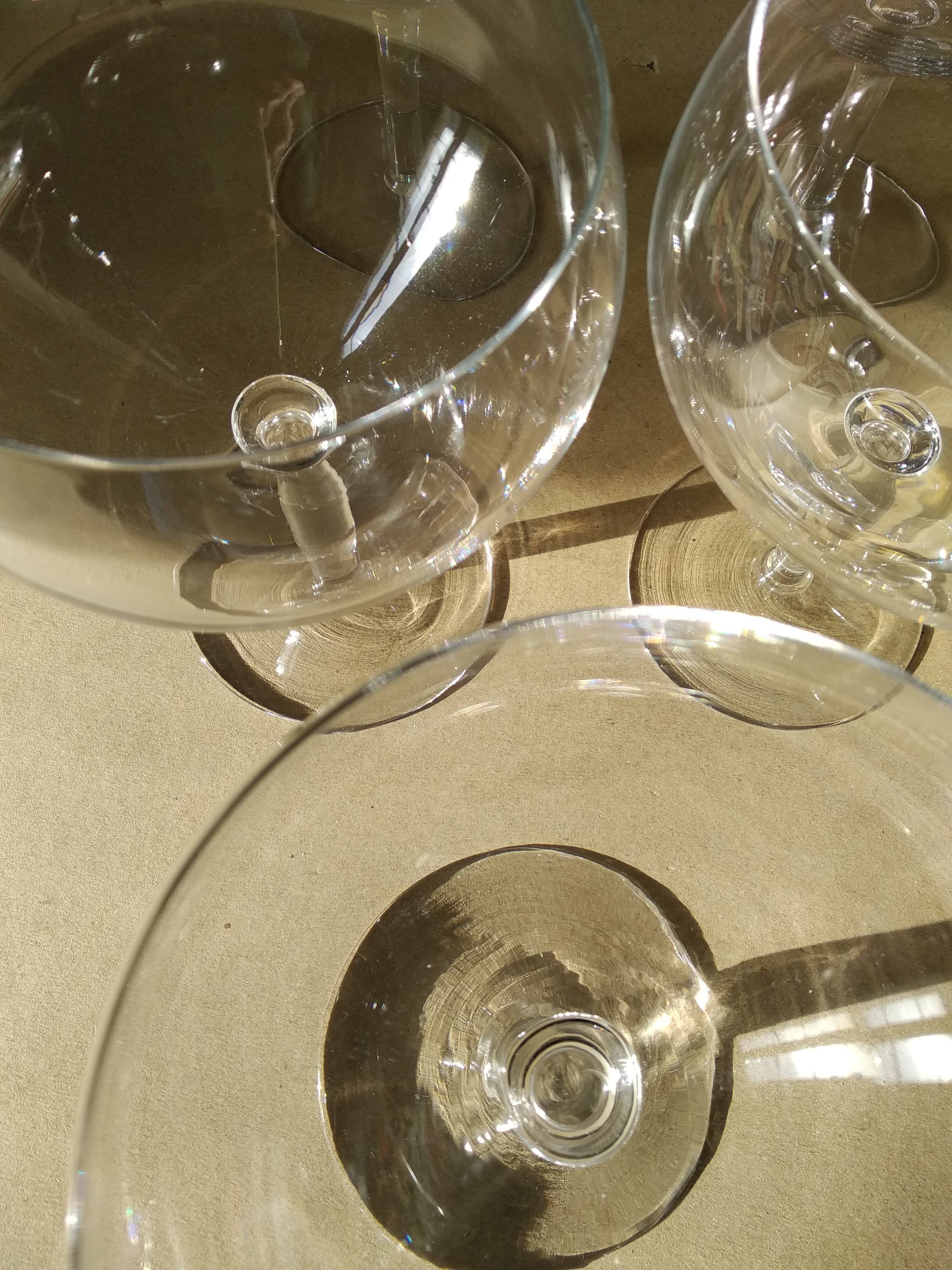Set of 7 large crystal glasses for wine or cocktail tasting