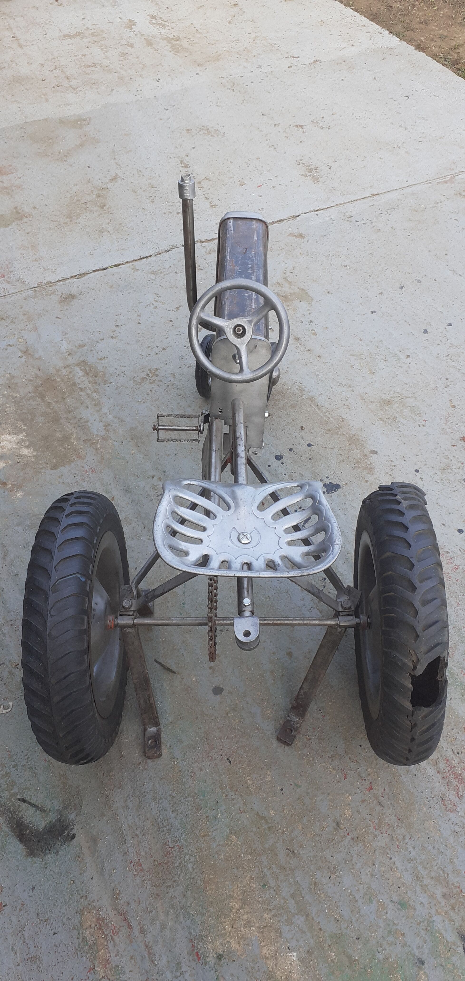 Metal tractor Rouca 60s