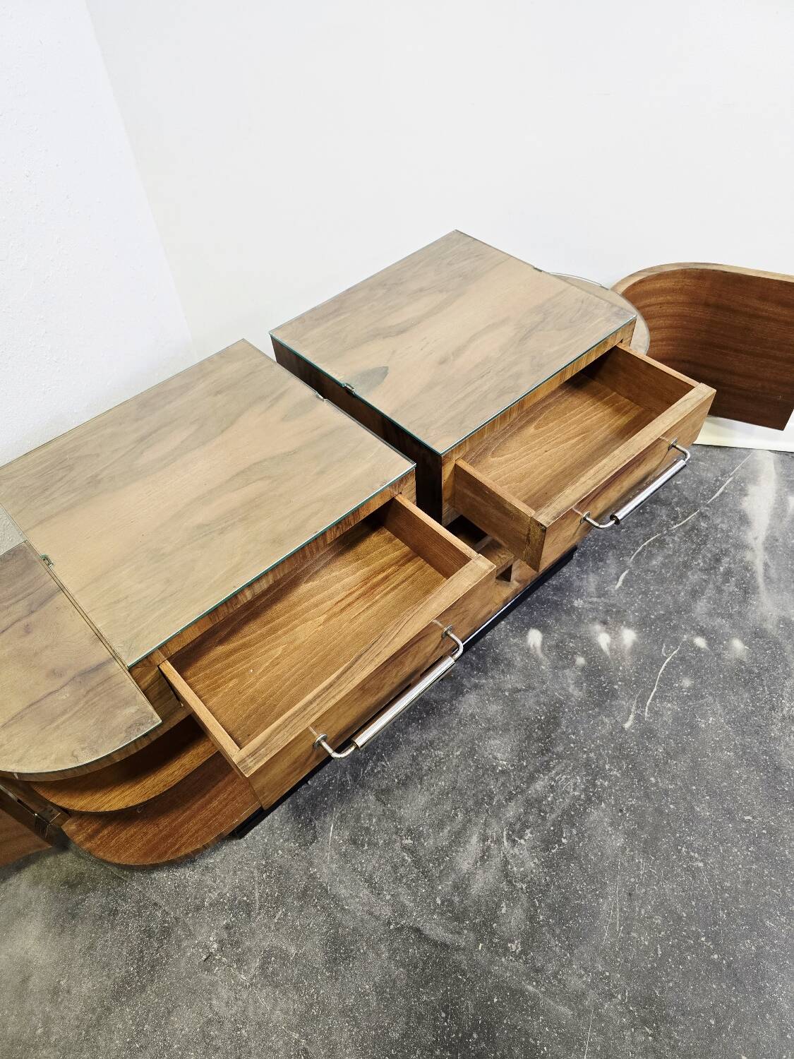 Tables de chevet Art déco des années 30