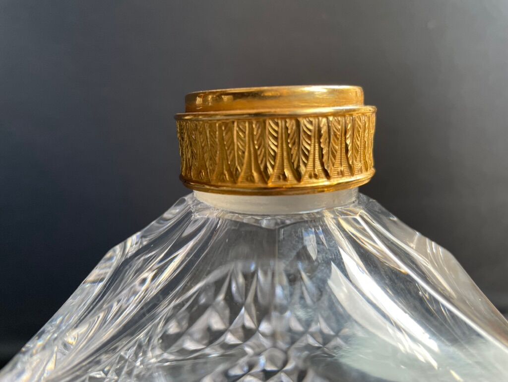 Alcohol decanter in blown and cut crystal Empire style XXth