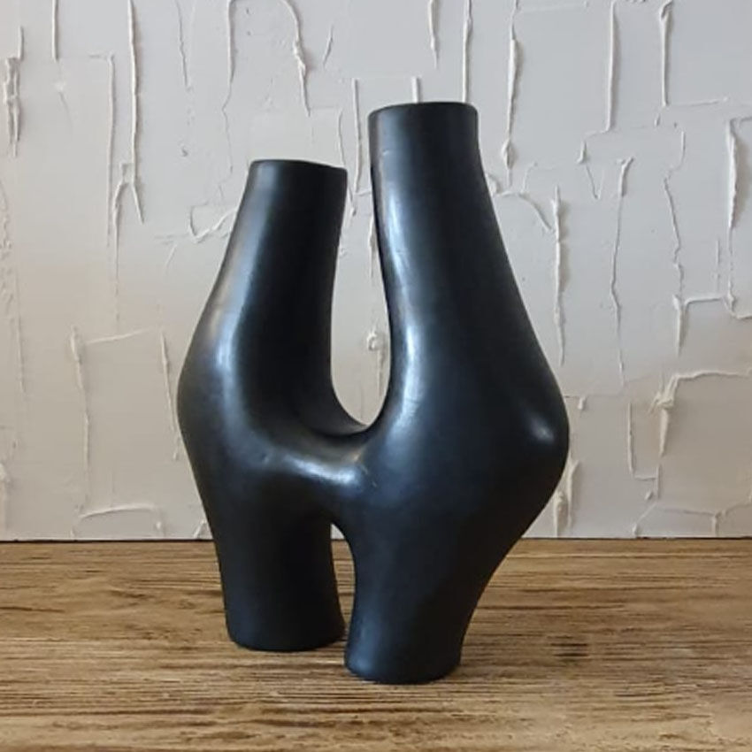 Organic shape vase in black tadelakt