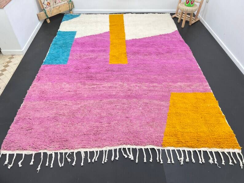 Traditional hand-woven Beni Ouraine rug, size 150 x 250 cm