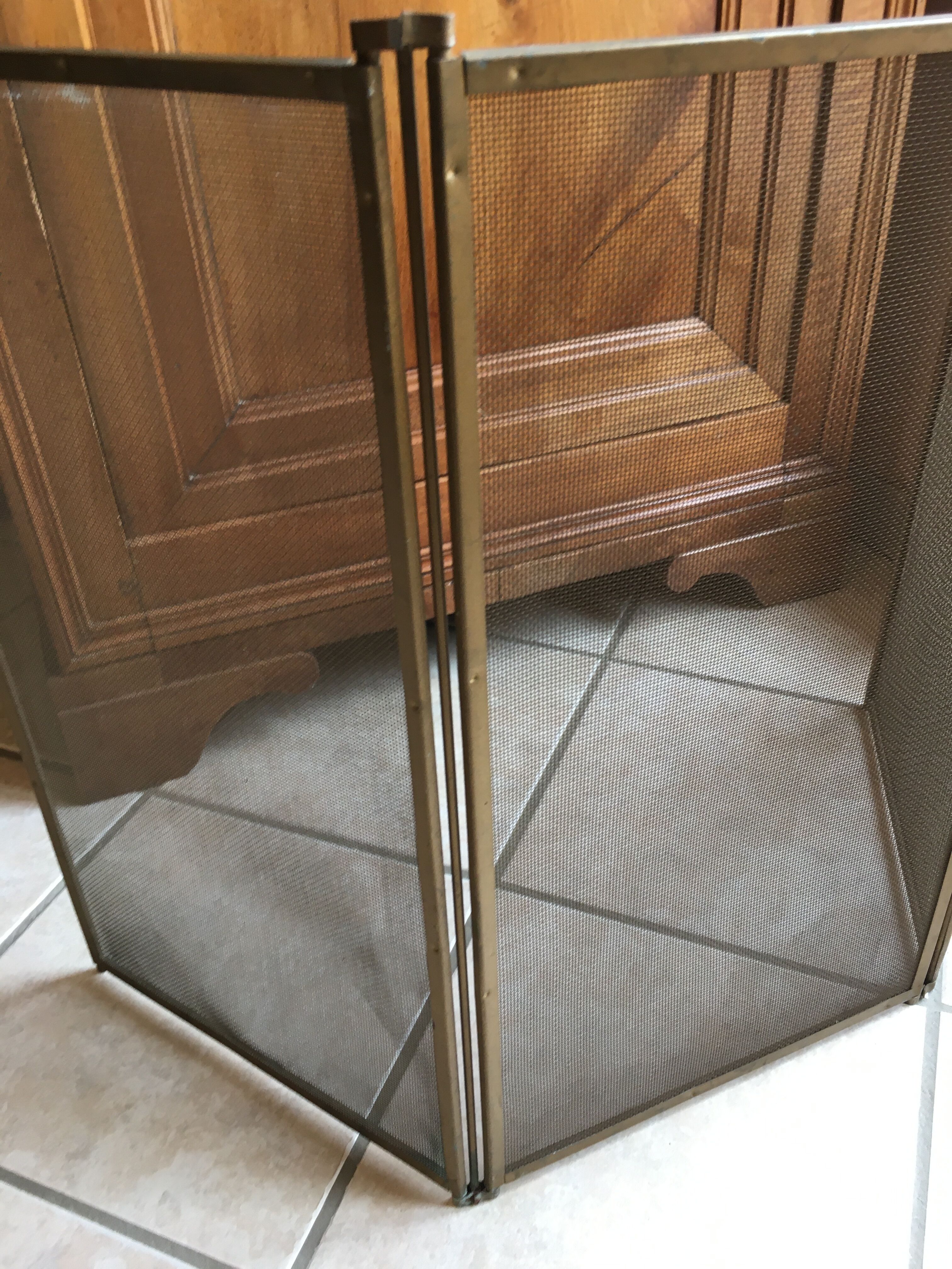 3-shuttered fire pare