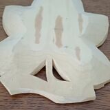 Hand-carved vine leaf wooden empty pocket