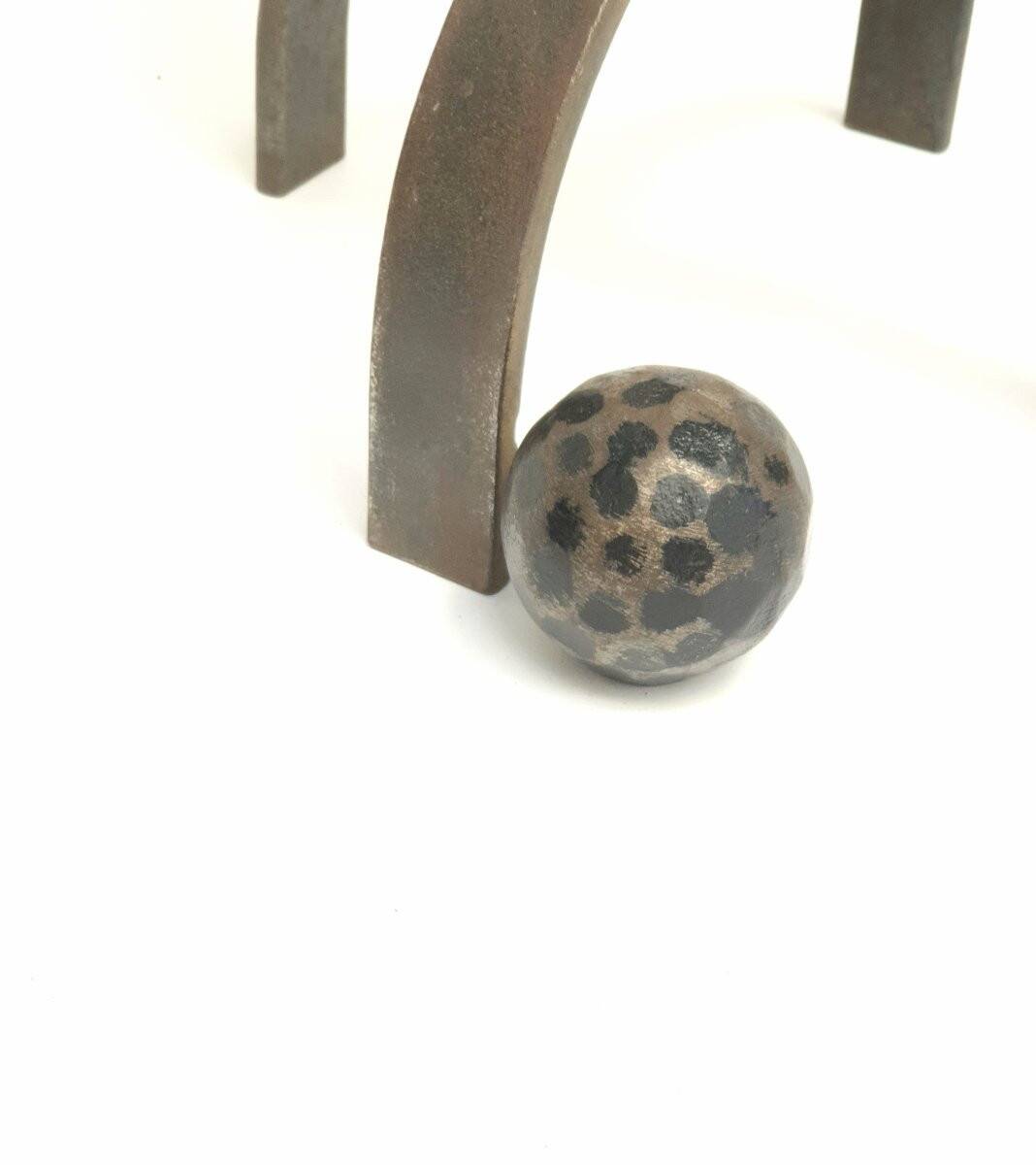 Paire de chenets, accessoires de cheminée en fer battu brutaliste XXe
