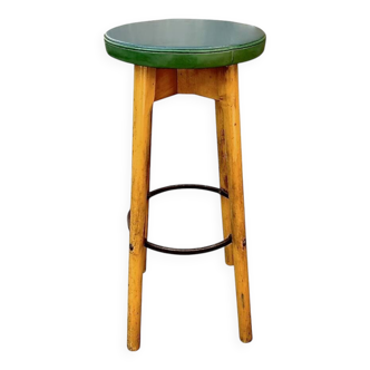 Ancien tabouret de bar en bois massif, métal et skaï vert