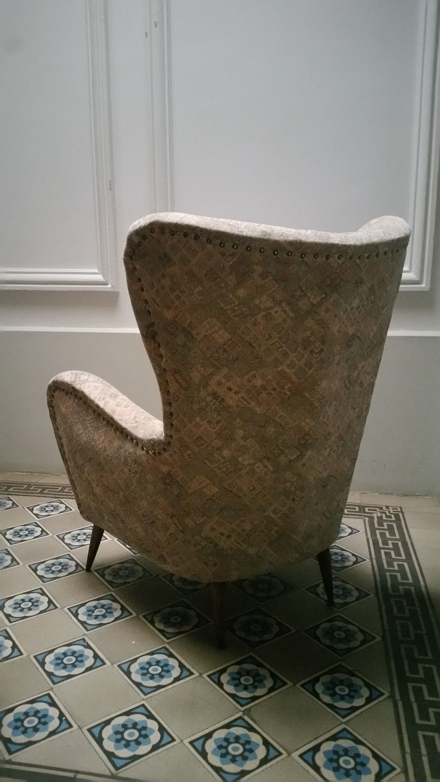 Paolo Buffa Wing chair design flesh organic Italian