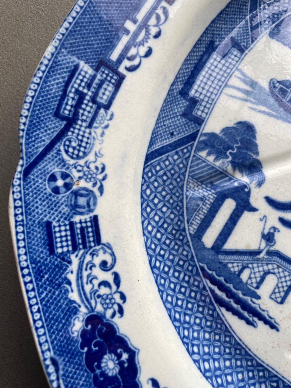 Plat de transfert anglais du XIXème siècle Saule Bleu