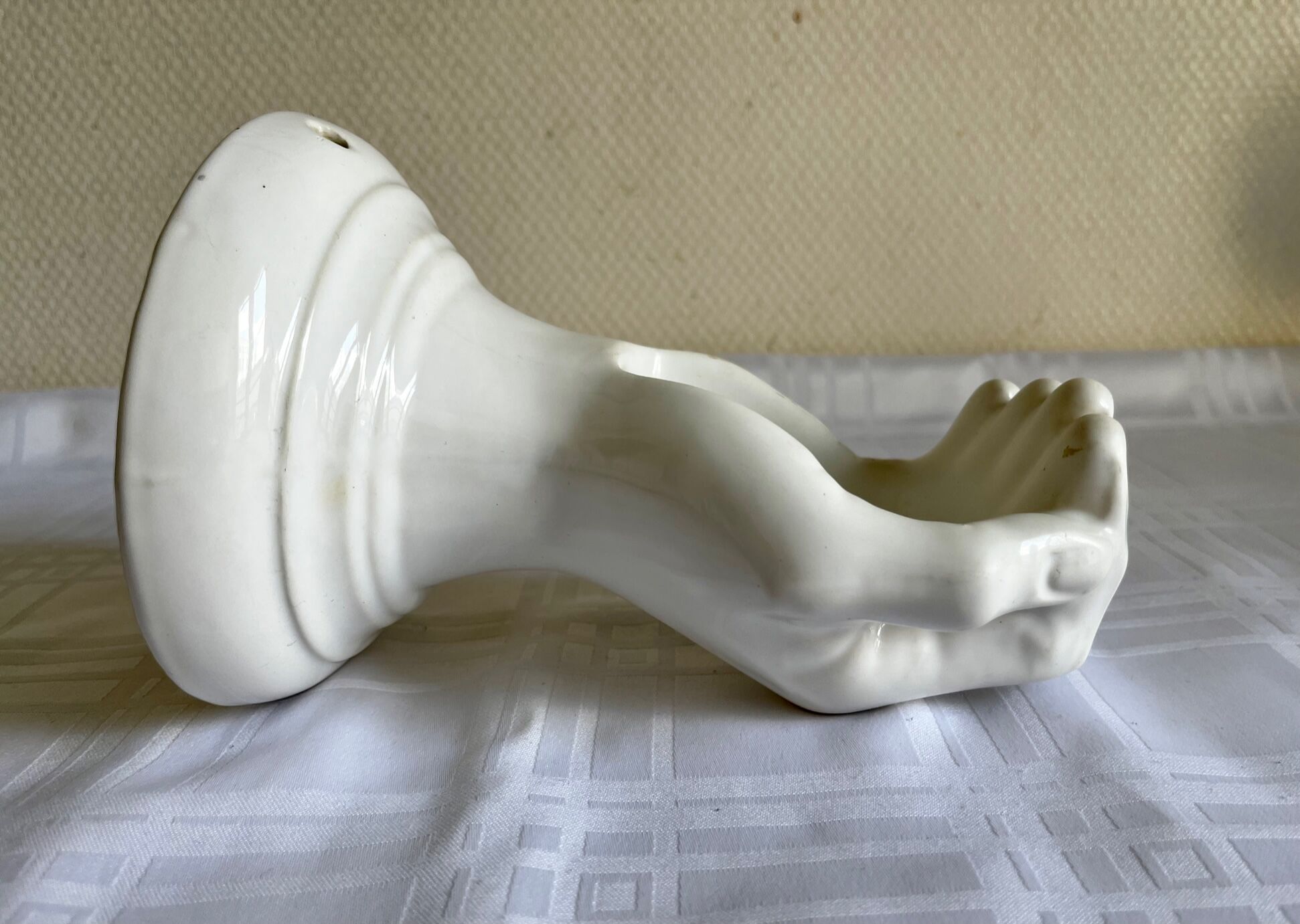 Ceramic hand soap dish