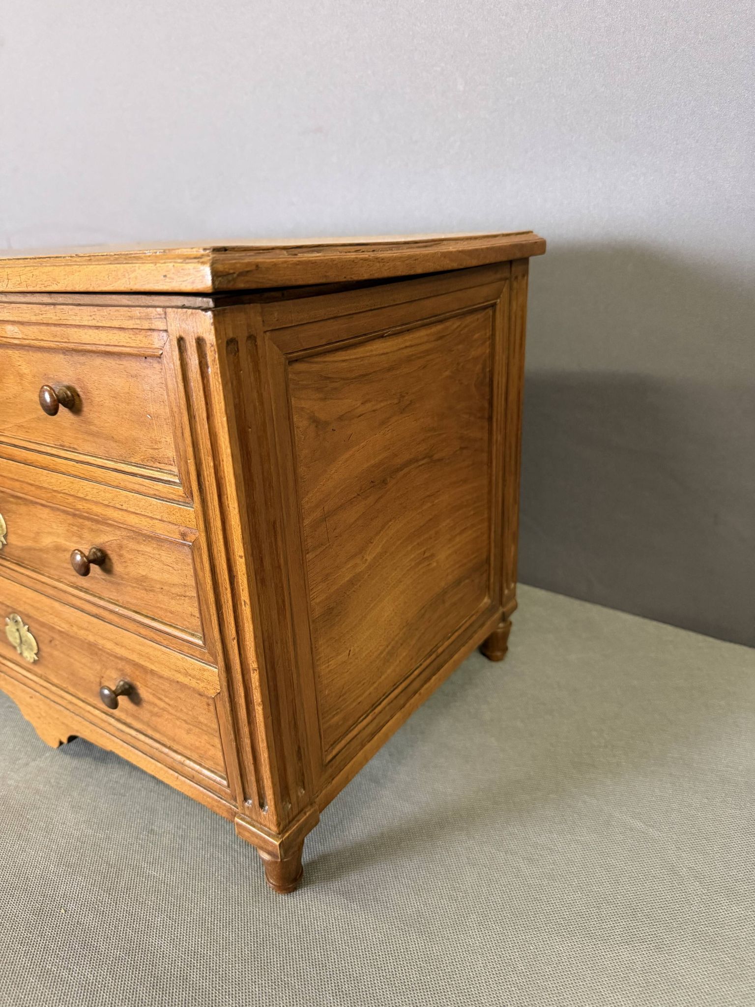 Commode Coffre de Maîtrise Louis XVI en Noyer