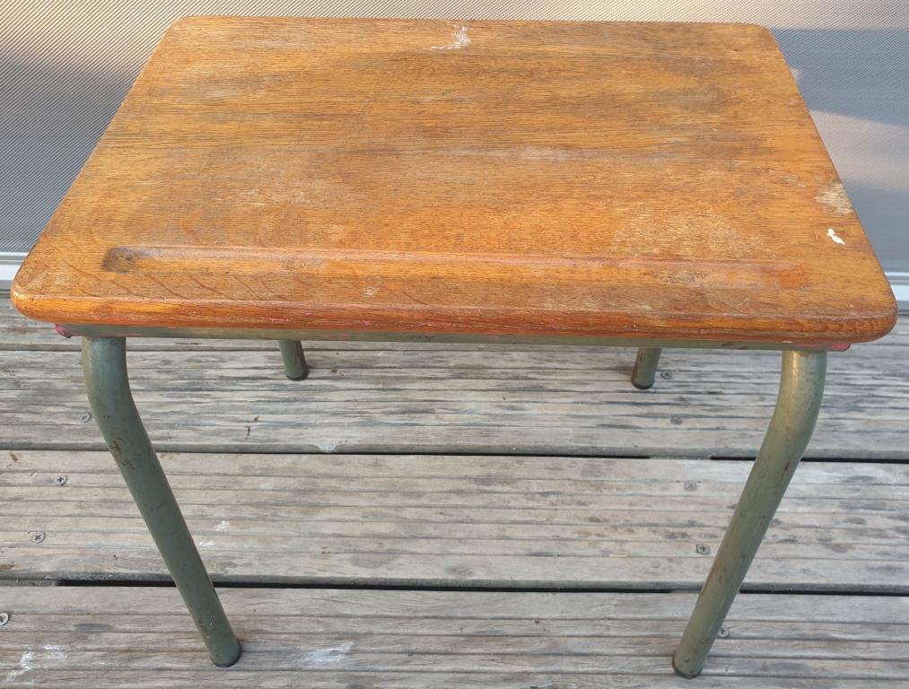 Table kindergarten office Jacques Hitier 1949