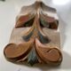 Panneau ancien en bois sculpté au décor de feuillage