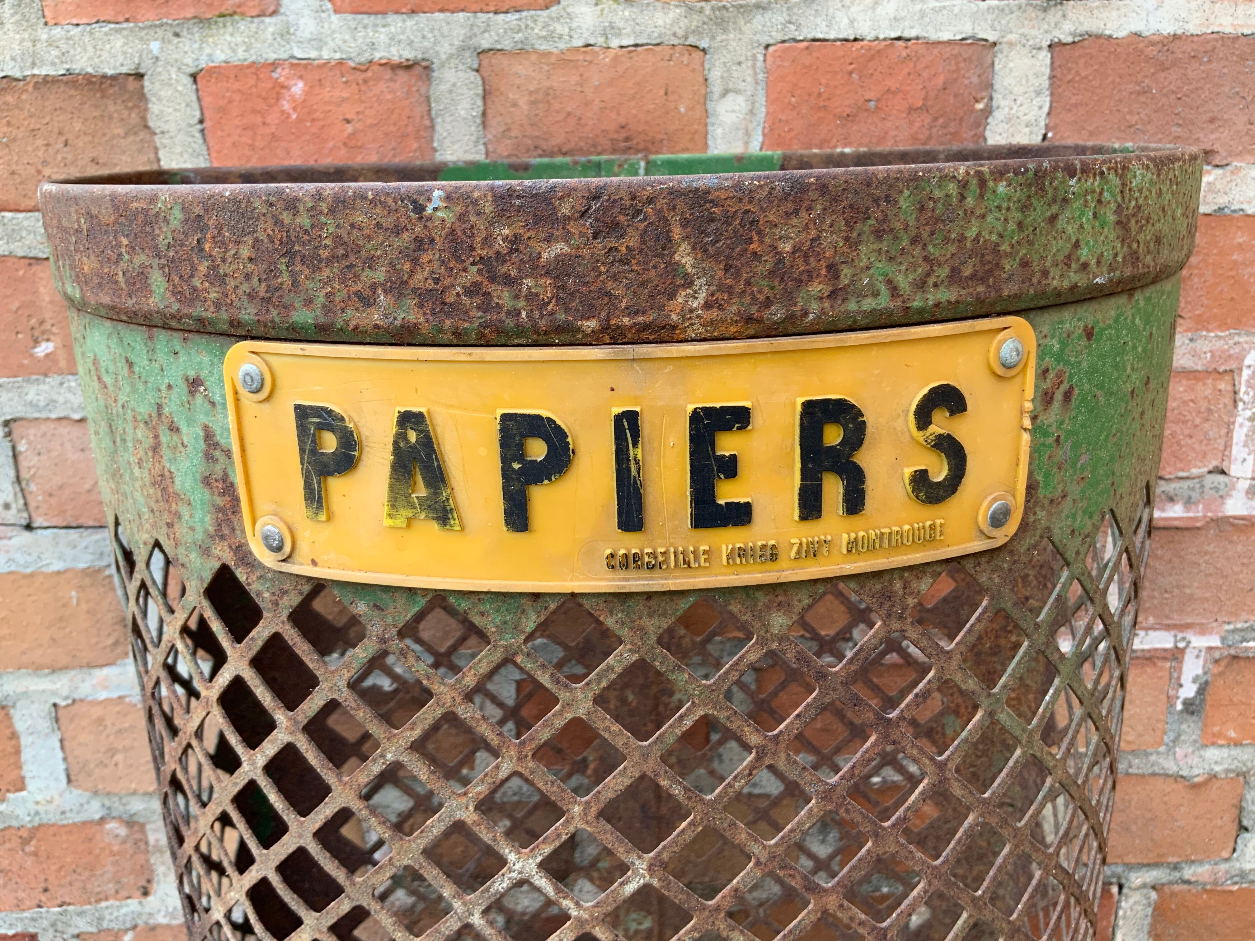 60s public garden bin