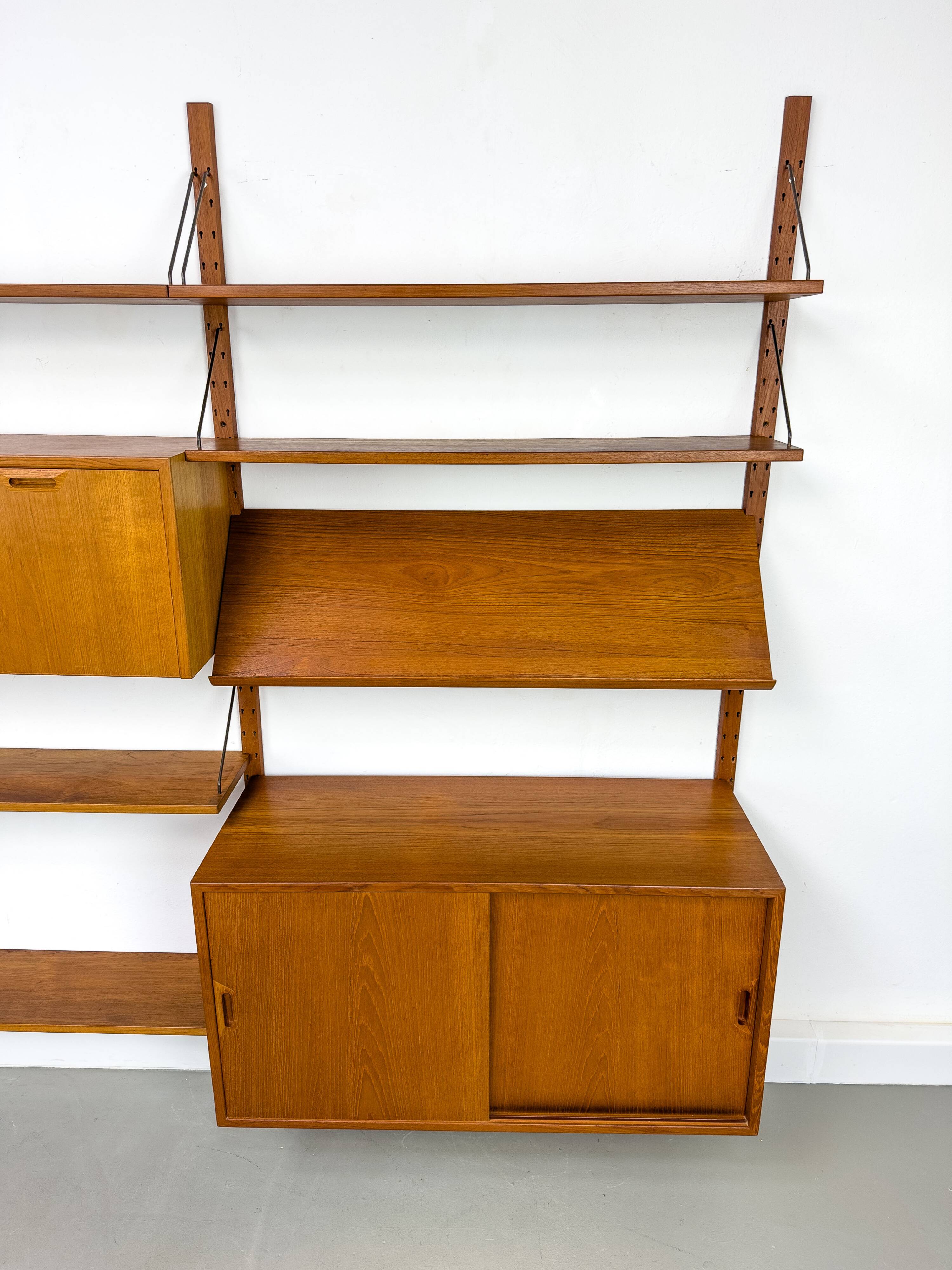 Système mural en teck par Sven Ellekaer pour Albert Hansen, années 1960