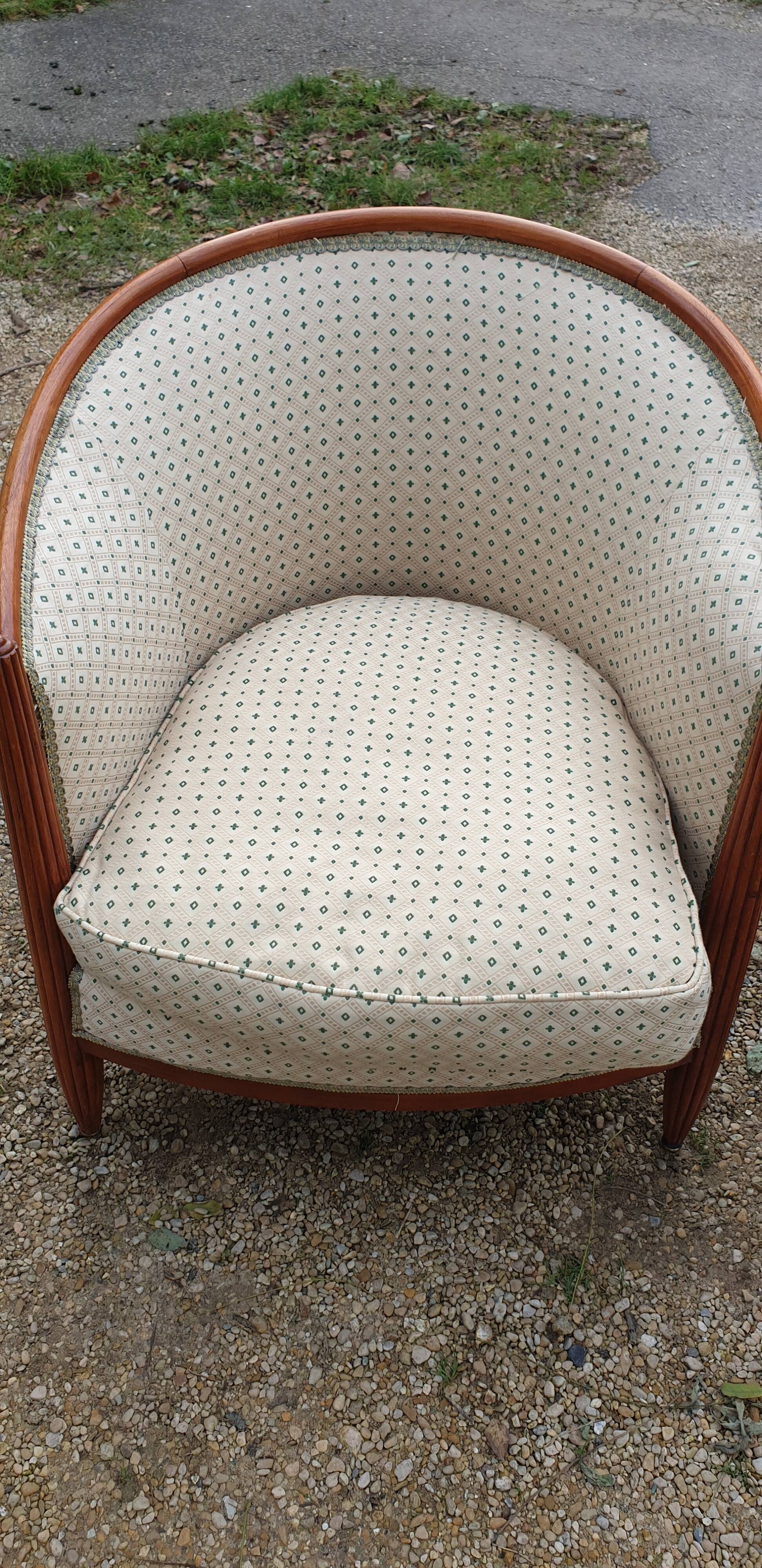 Paire de fauteuils et pouf Louis XVI