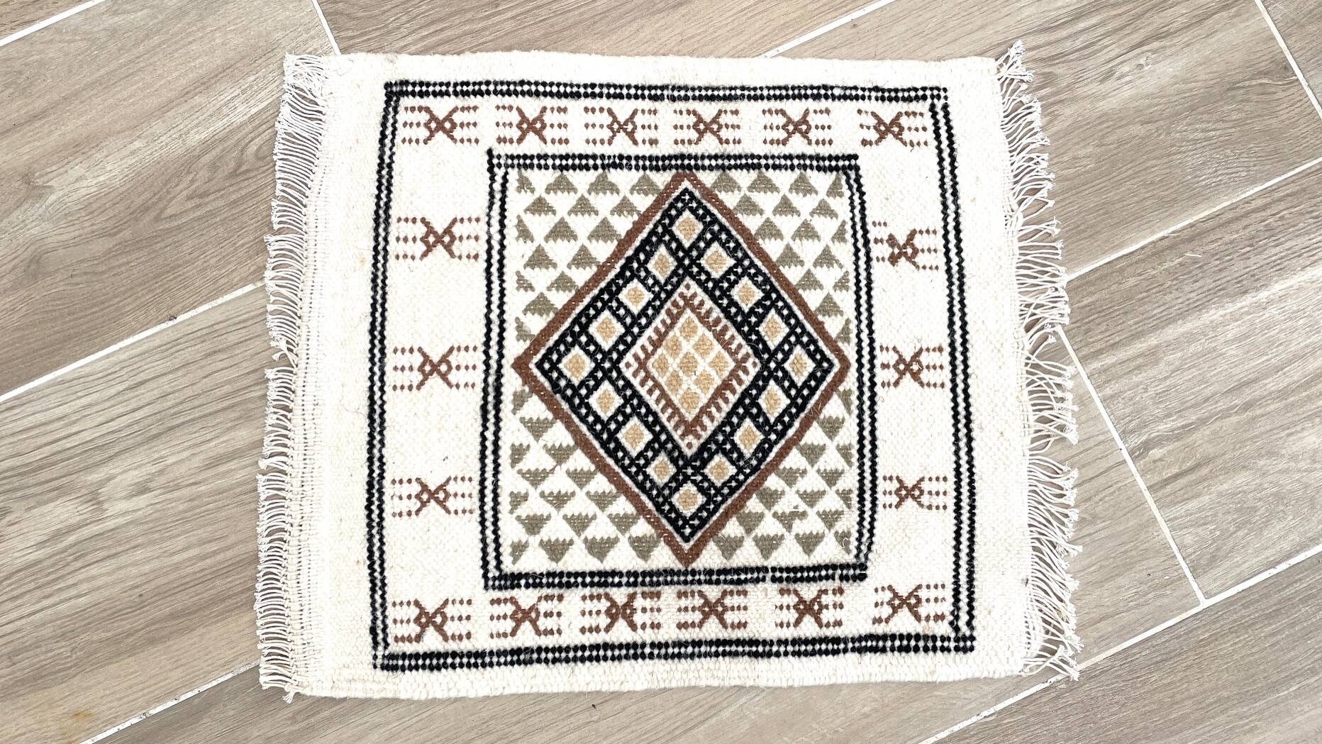 Vintage pure wool kilim rug