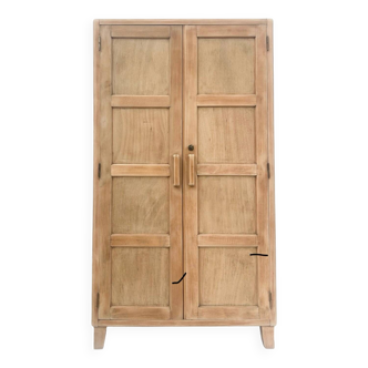 Armoire parisienne