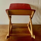 Repose-pieds à bascule vintage en Skaï rouge et en bois