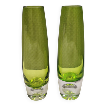 Vases en verre torpille de couleur vert clair, incrustés de bulles de verre transparentes