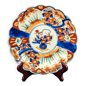Imari porcelain plate with Japanese-style floral decoration, late 19th century