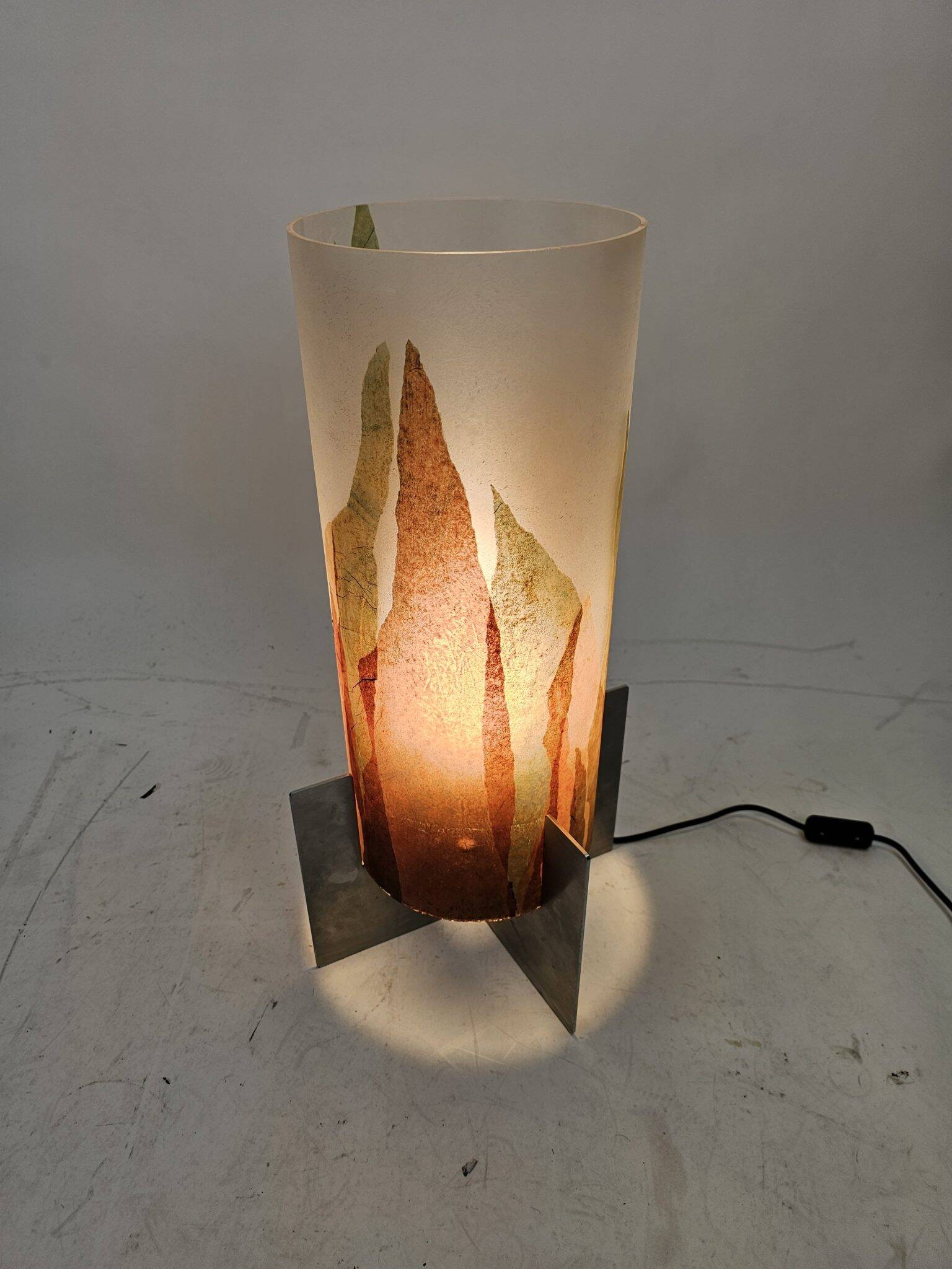 Italian table lamp with leaf theme