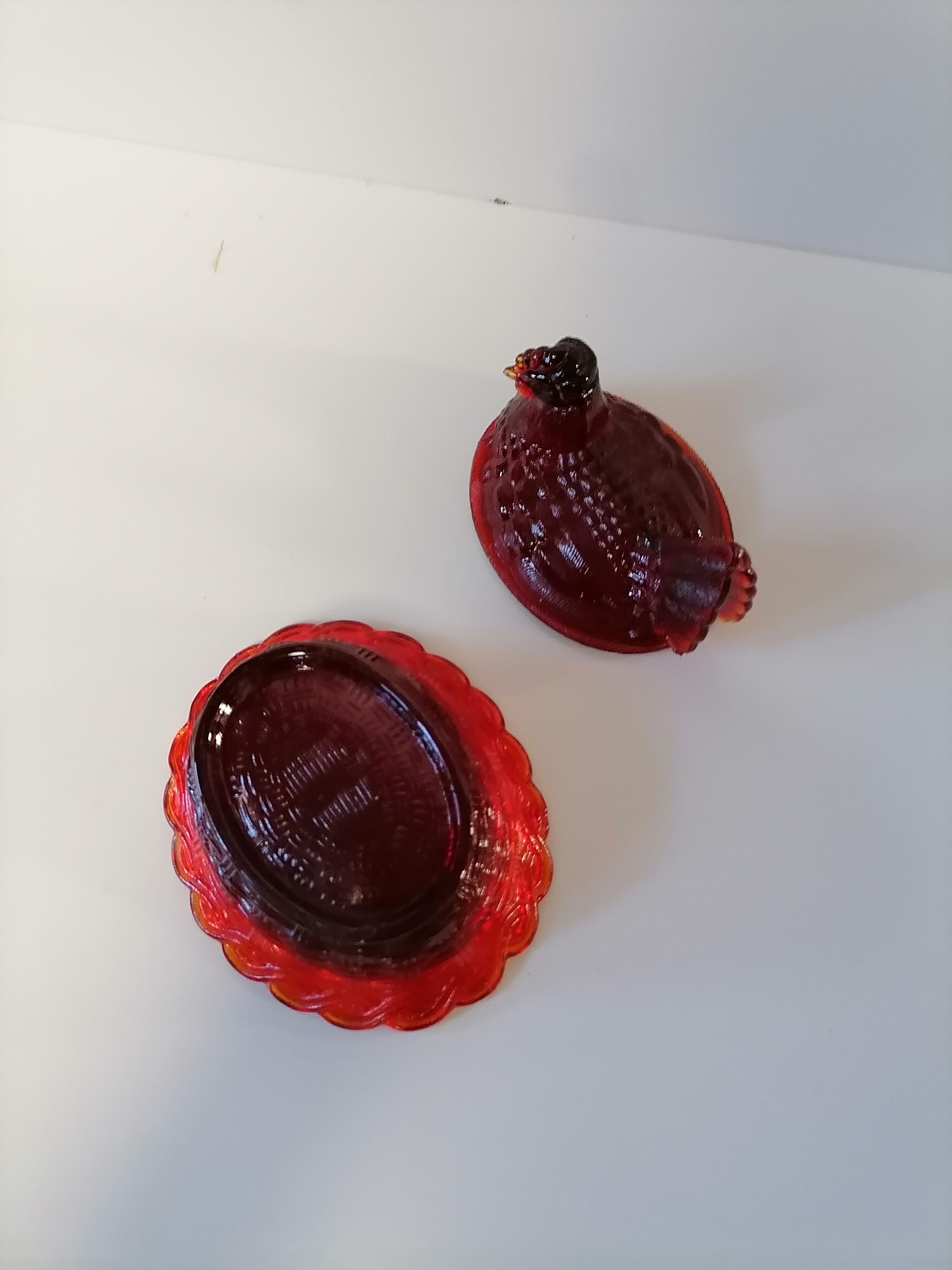 Poule en verre orangé sucrier
