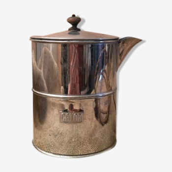 Old kettle of the famous brand calor of the 50s-60s