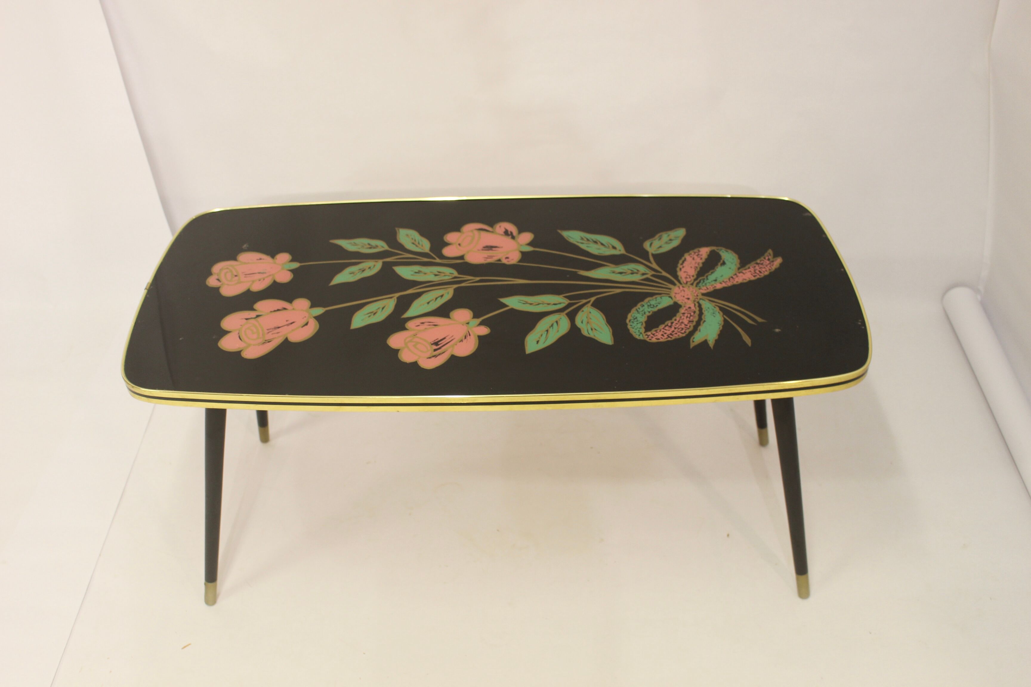 Vintage coffee table year 60 flower patterns