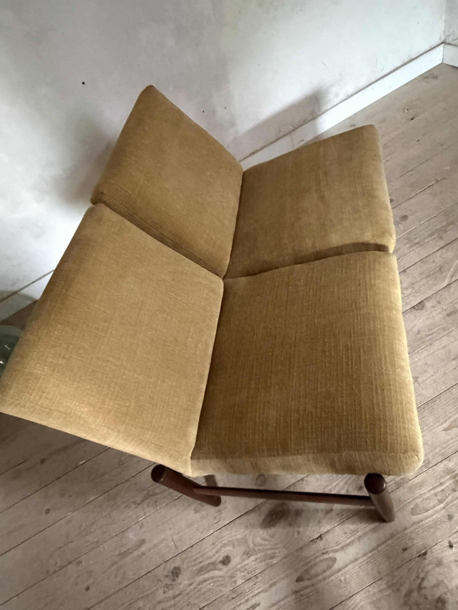 Banquette scandinave vintage velours jaune
