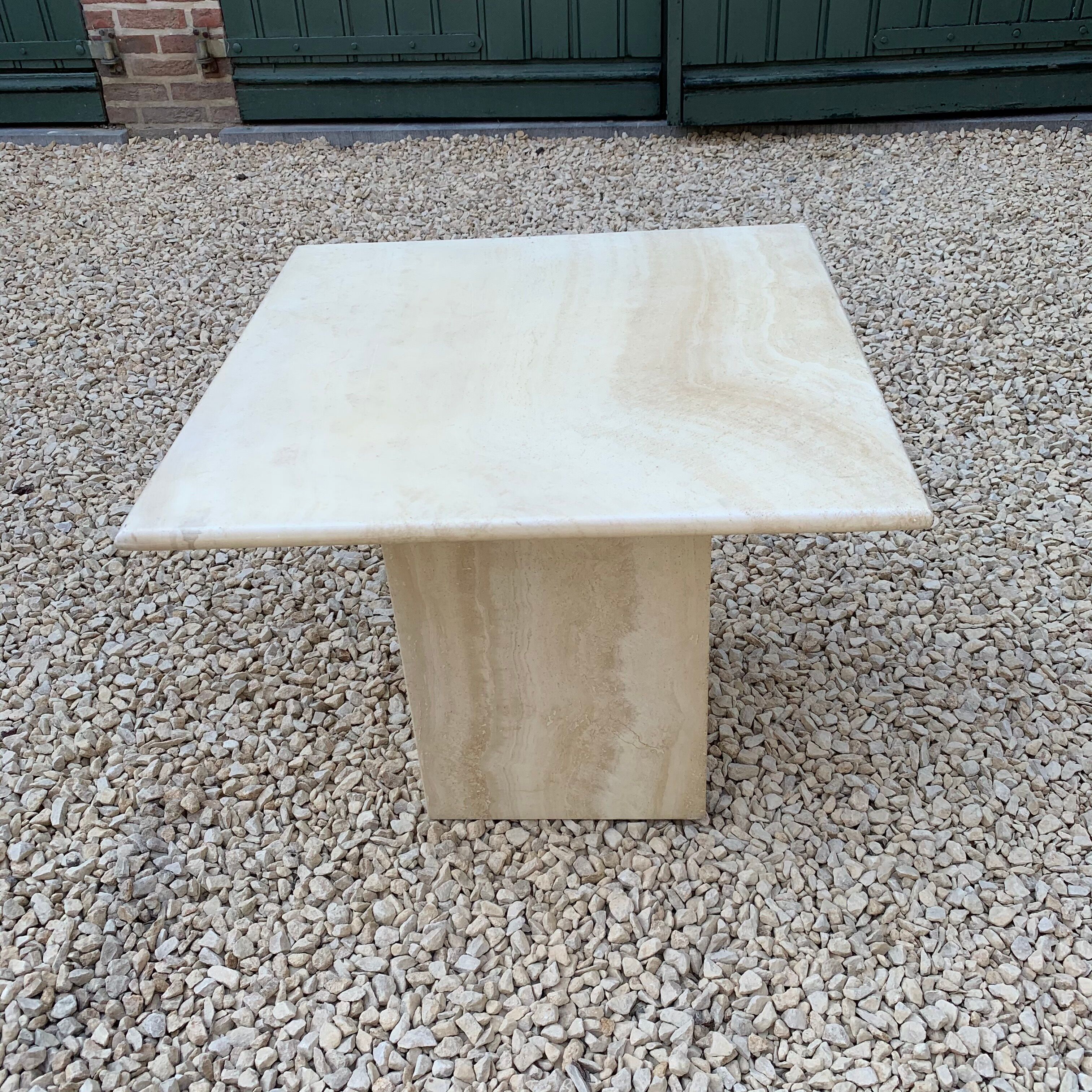 Table basse bout de canapé en travertin