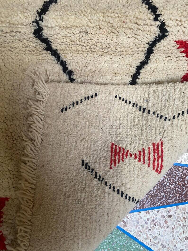 Moroccan Berber rug decorated 250cmx150cm