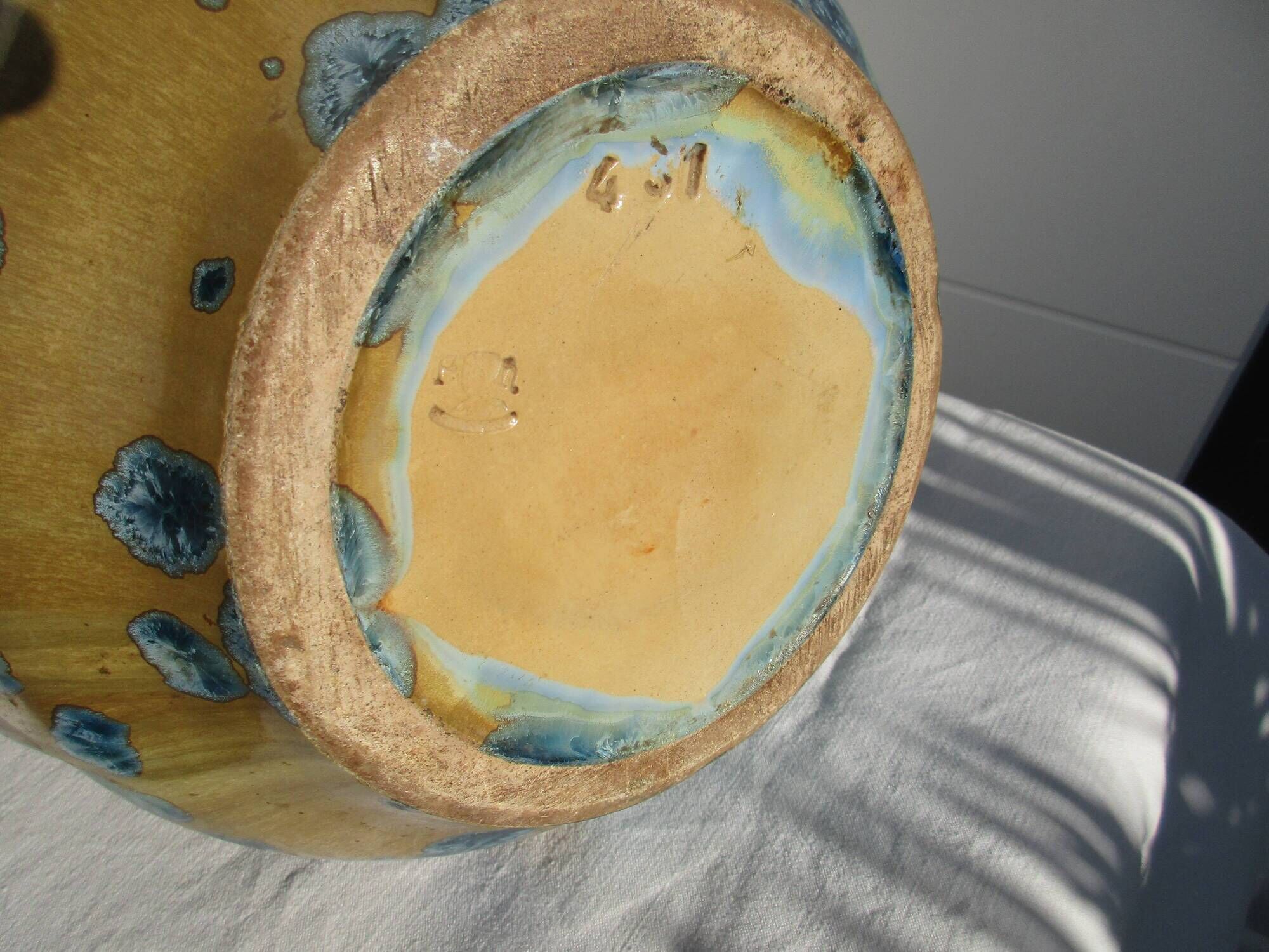 Vase grès de Pierrefonds signature au heaume FH glaçure bleu numéroté 431