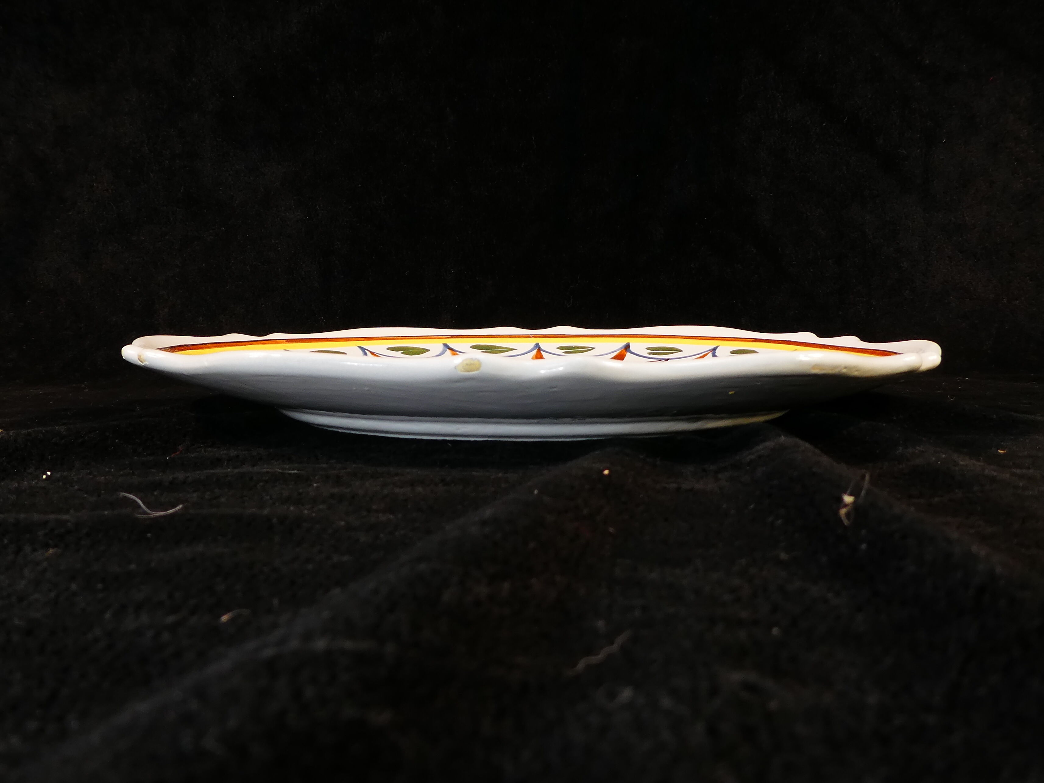 Plate in Faience of MALICORNE signed Emile TESSIER decor bird