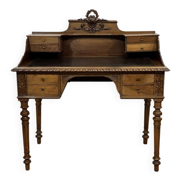 Bureau de style Louis XVI fin XIXème en noyer et dessus cuir