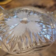 Coupe sur pied en verre moulé 50's